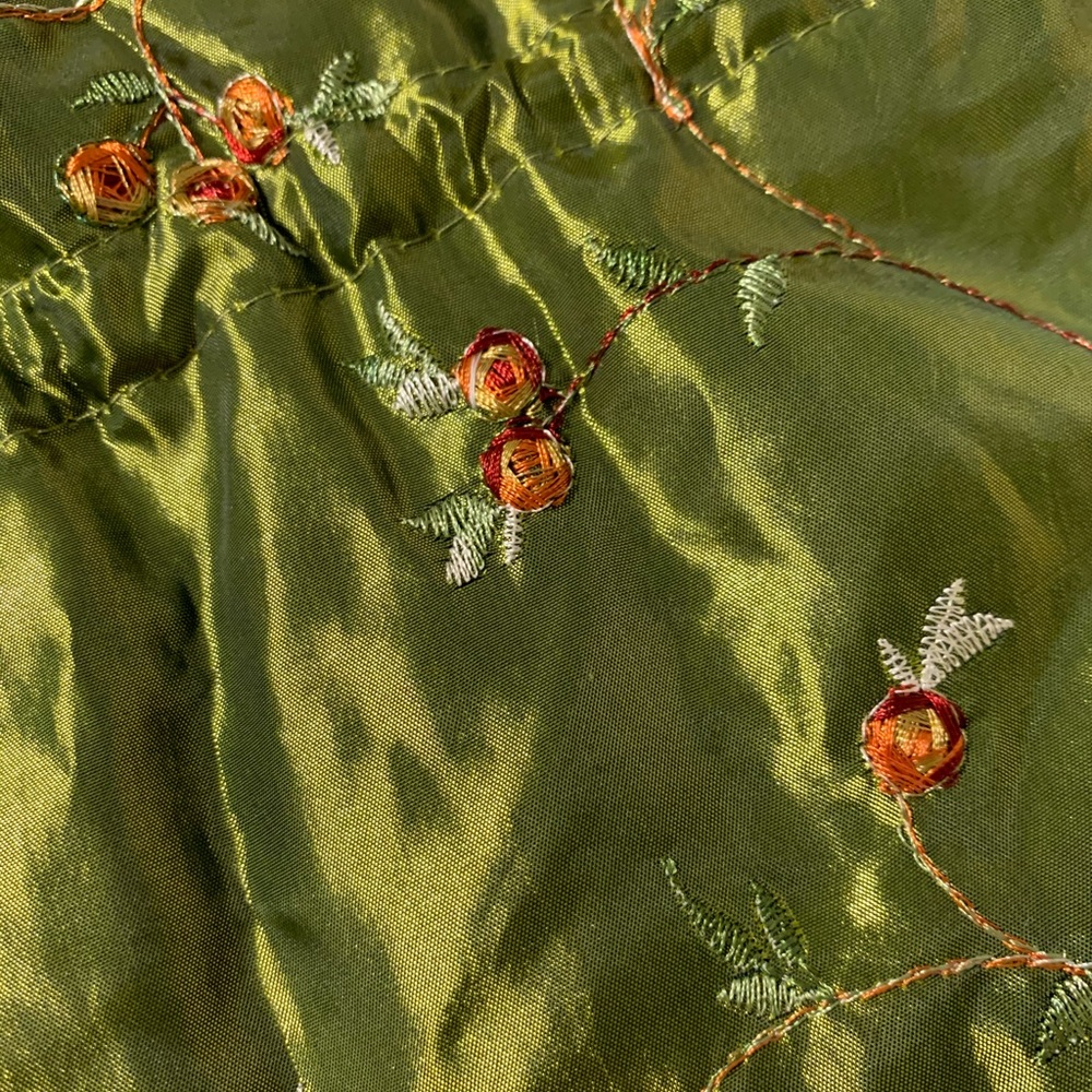 Green satchel purse with floral embroidery - Picture 3 of 7
